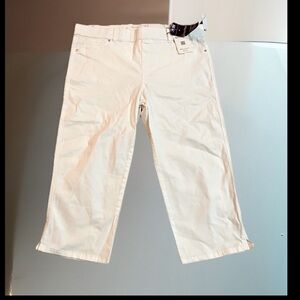 Gloria Vanderbilt Shape-Effect High-Rise Capri Jeans Built-in smoothing panel